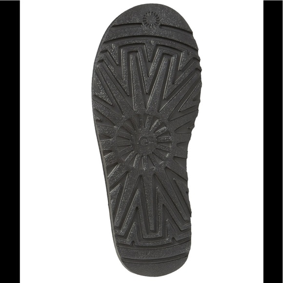 UGG - Bailey Bow II Genuine Shearling Boot - Picture 4 of 5